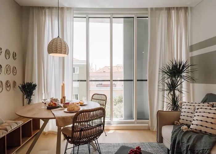 Domizia - 2 Bedrooms And Pool In Avenidas Novas Apartmán Lisboa